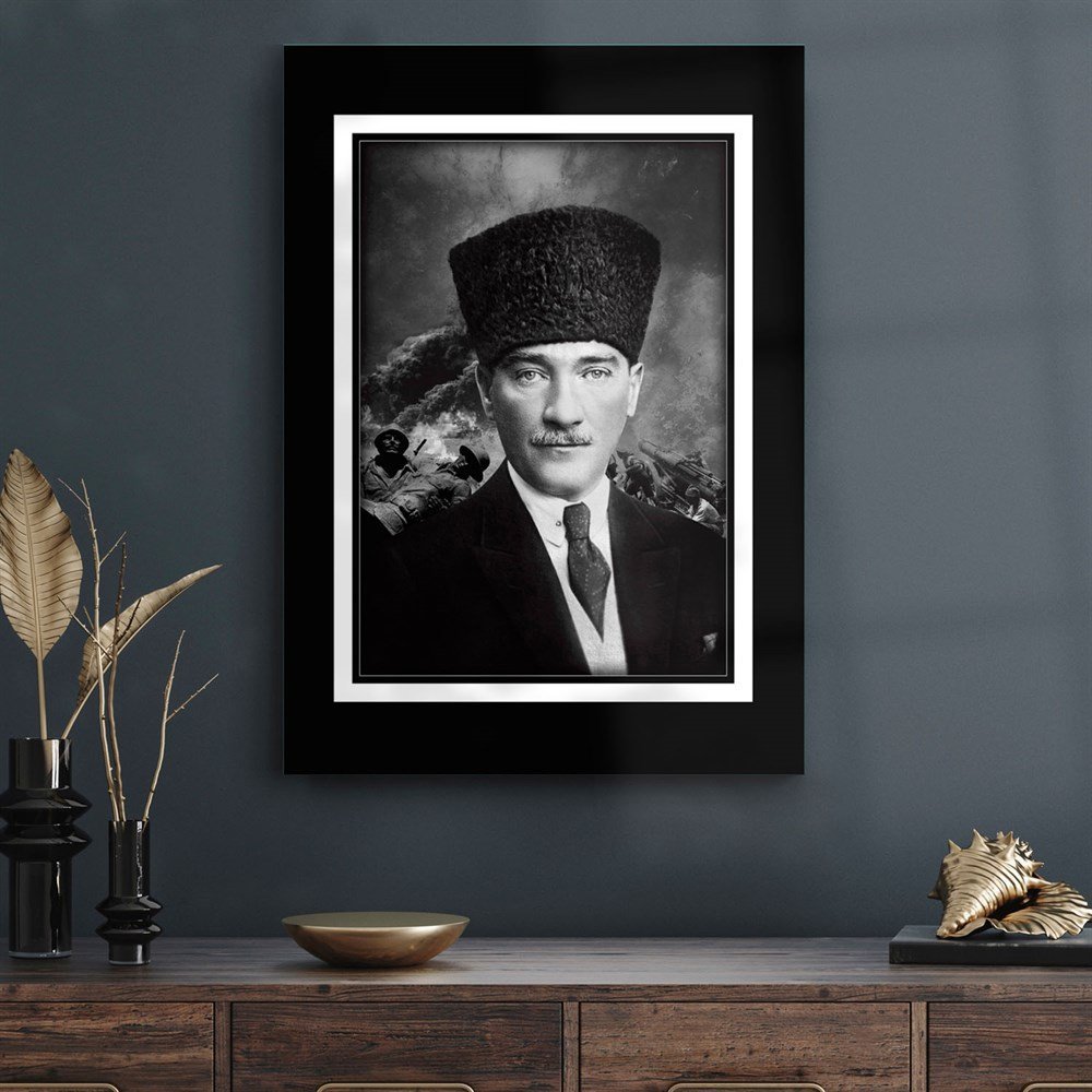Decovetro Kalpaklı Atatürk Cam Tablo 70x100 cm