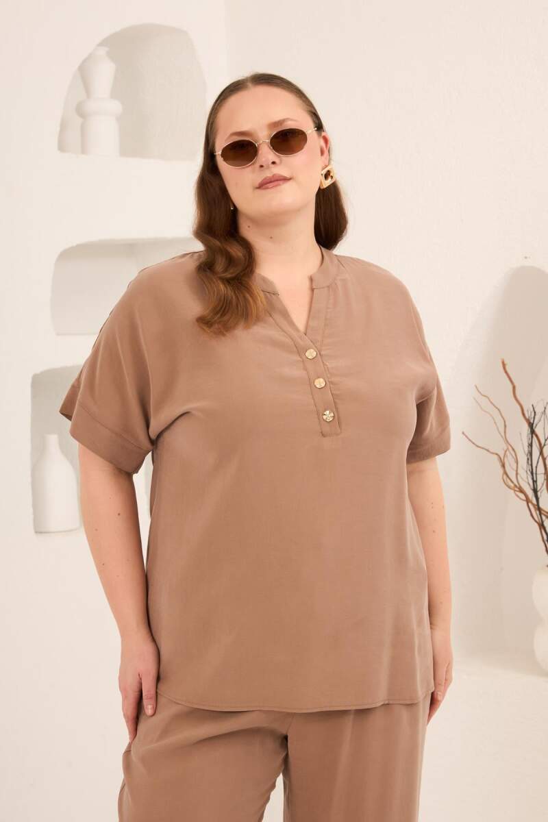 Ön Düğmeli Büyük Beden Modal Bluz Camel