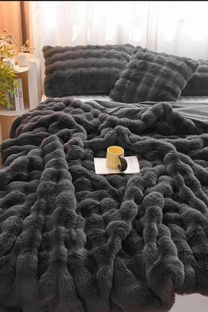 Tomris Tavşan Tüyü Çift Kişilik Yatak Örtüsü 220x240 Cm – Antrasit