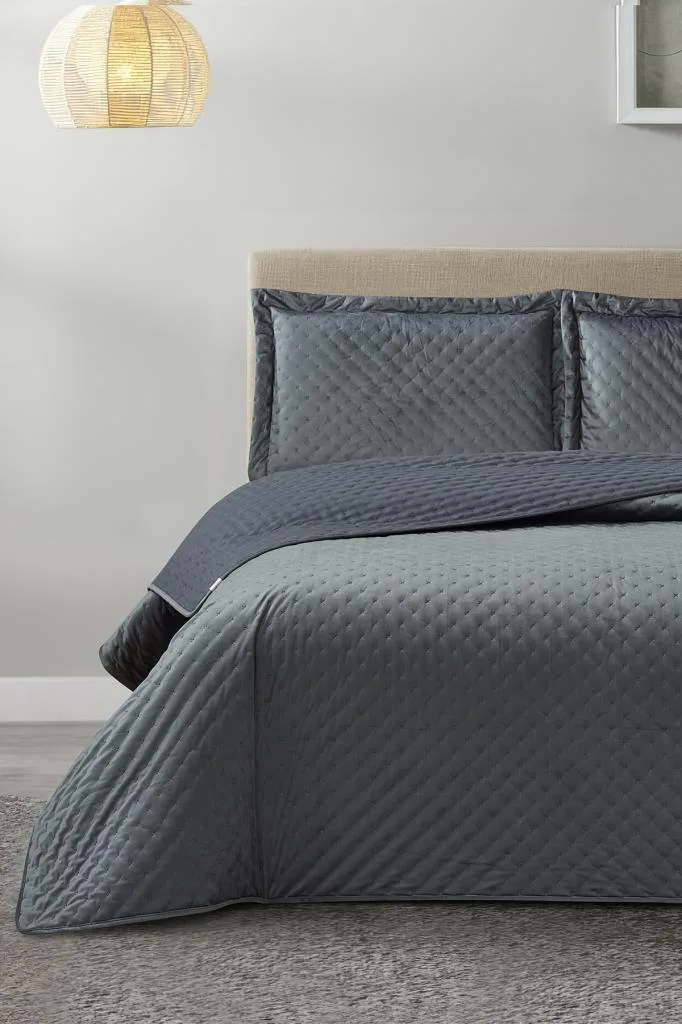 Parma Çift Kişilik Lüks Kadife 240x260 cm Yatak Örtüsü – Antrasit