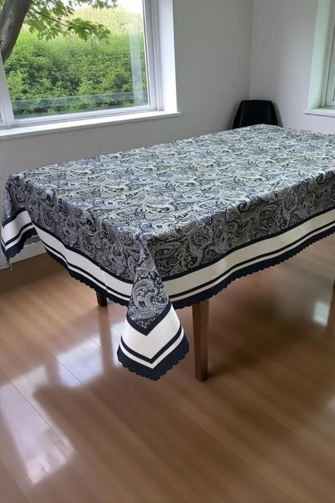 Nevra Dertsiz Masa Örtüsü Lacivert – 120x150 cm