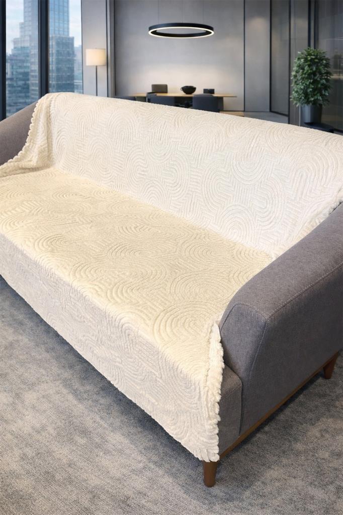 Geometrik Tavşan Tüyü Kaymaz Tabanlı Koltuk Örtüsü 170x215 Cm Krem