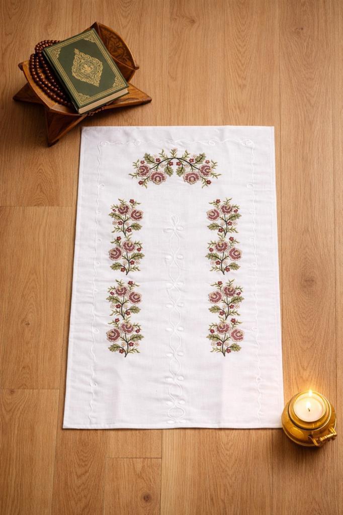 Kanaviçe İşlemeli Gardenya 70x135 cm Seccade Kahverengi
