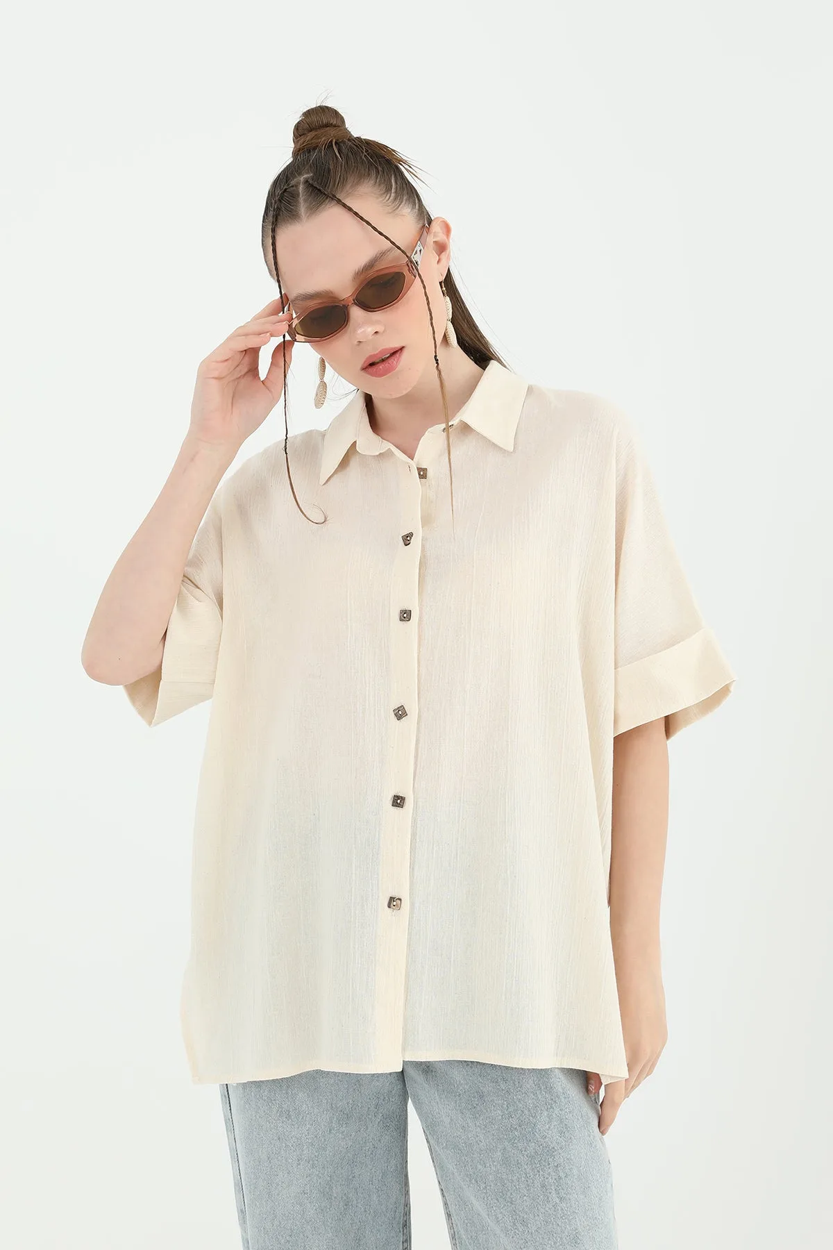Kadın Arka Roba Dantelli Kısa Kollu Gömlek -24S-31792GML - BEIGE