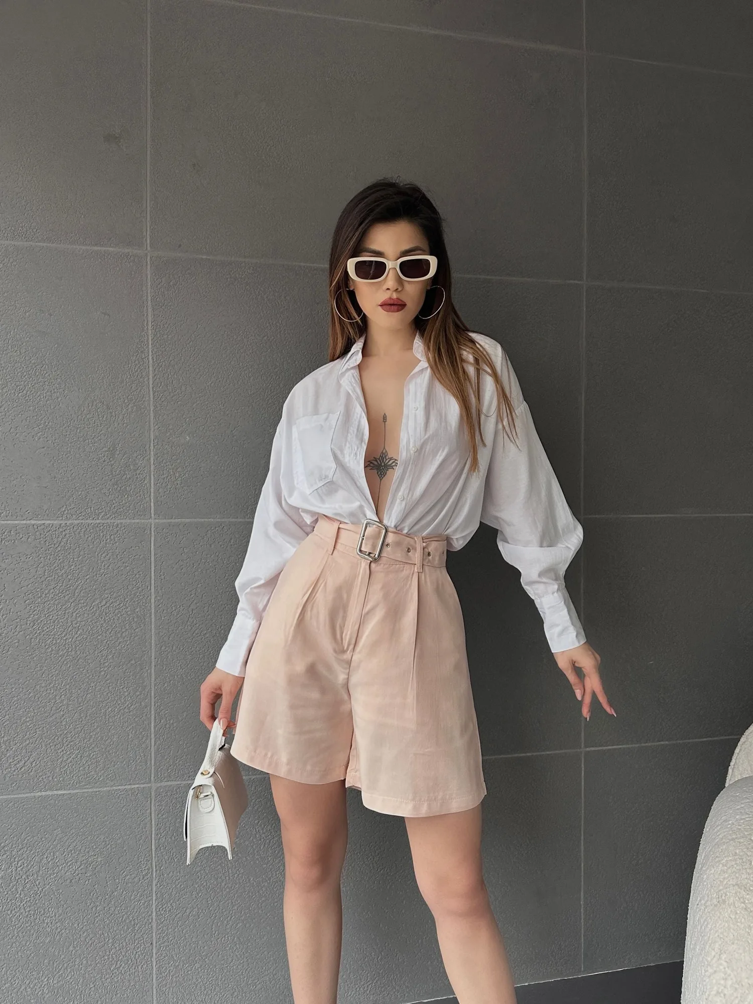 Kuş Gözü Kemerli Geniş Paçalı Mom Şort - KREM – Krem, S