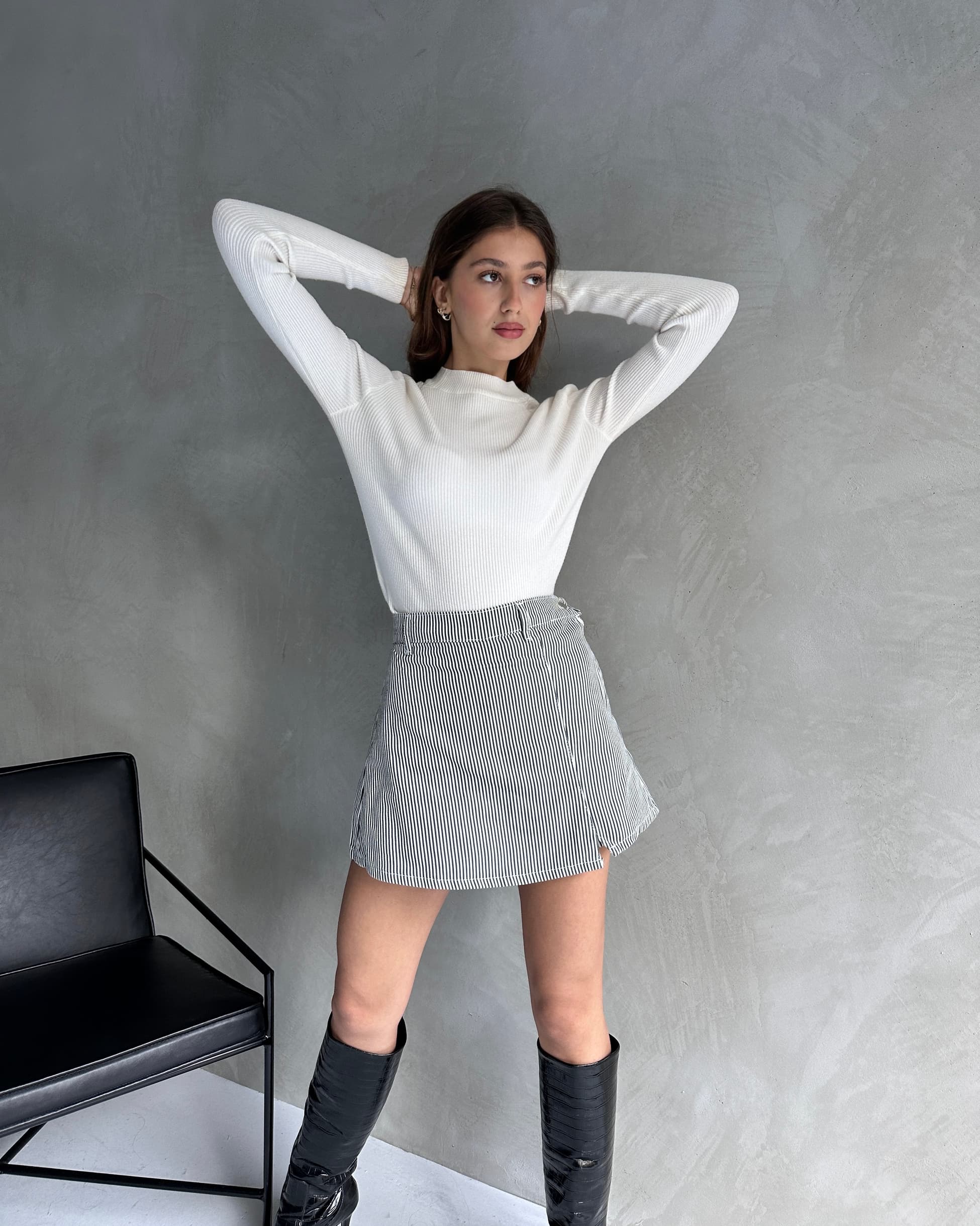Yırtmaç Detaylı Denim Şort Etek - GRİ