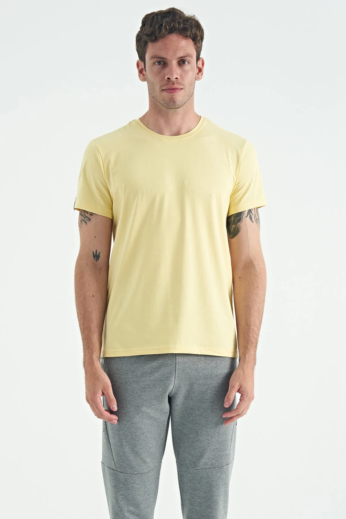 Calvin Sarı Basic Erkek T-Shirt - 88245 - Sarı – Sarı, S