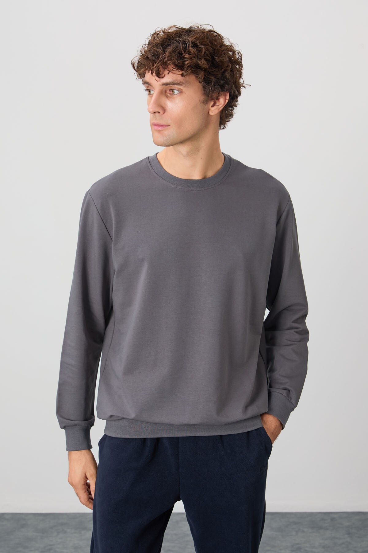 Koyu Gri Pamuk Yumuşak Dokulu Standart Fit Basic Erkek Sweatshirt - 88363 - Koyu gri