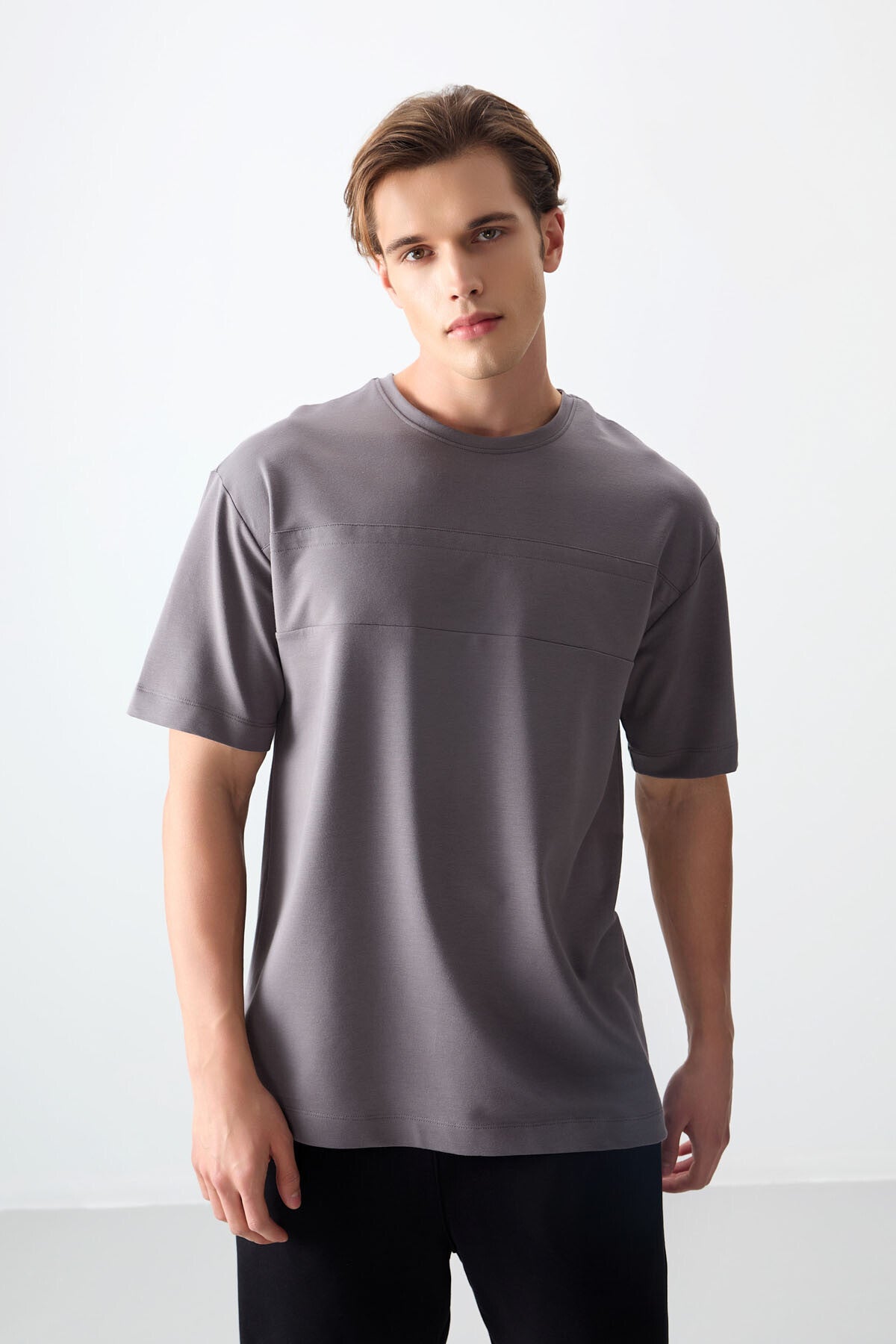 Koyu Gri Pamuklu Kalın Yumuşak Dokulu Oversize Fit Basic Erkek T-Shirt - 88378 - Koyu gri