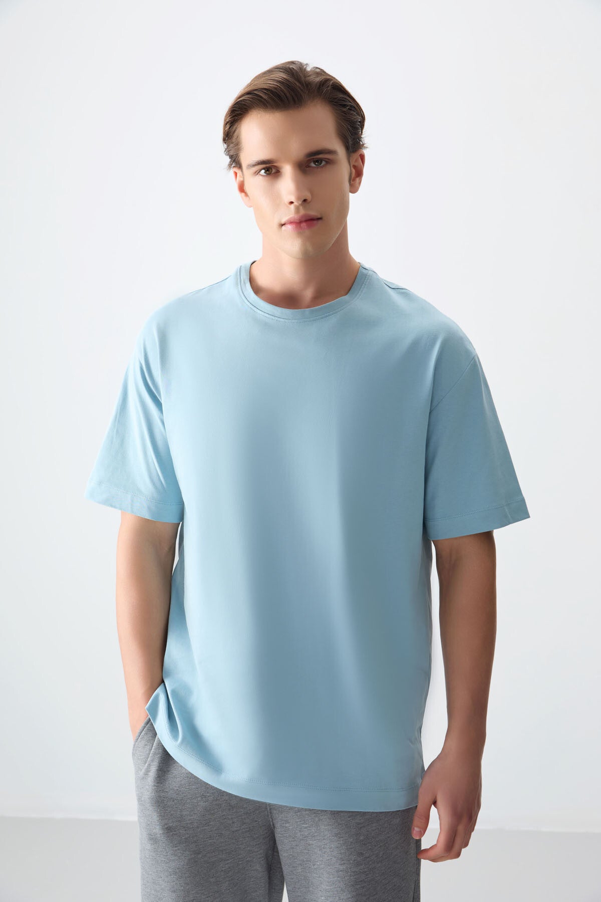 Açık Mavi %100 Pamuk Kalın Yumuşak Dokulu Oversize Fit Basic Erkek T-Shirt - 88353 - Açık mavi