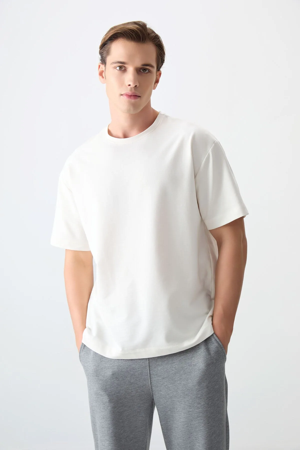 Ekru Pamuklu Kalın Yumuşak Dokulu Oversize Fit Basic Erkek T-Shirt - 88377 - Ekru – Ekru, S