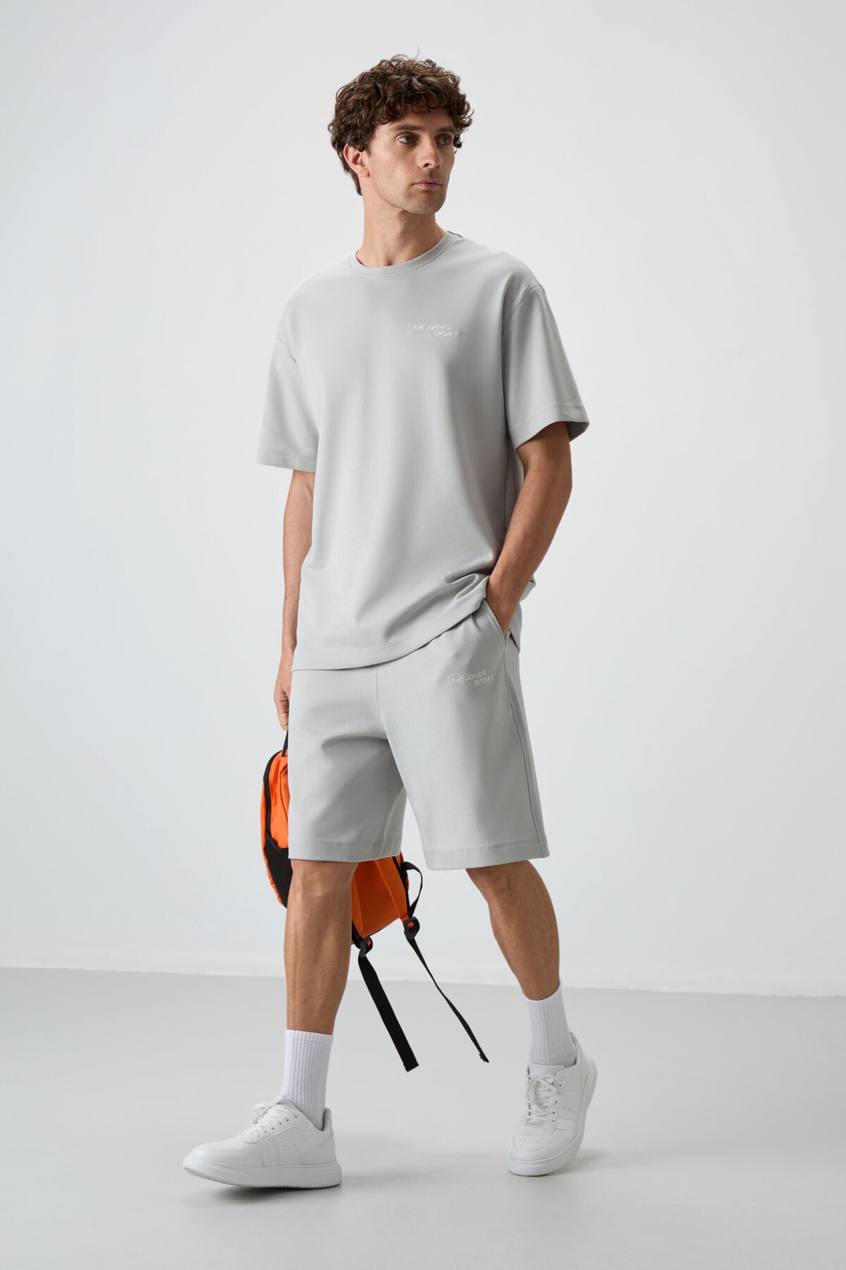 Taş Pamuklu Kalın Yumuşak Dokulu Oversize Fit Nakışlı Erkek Şort Takım - 85250 - Taş/taş