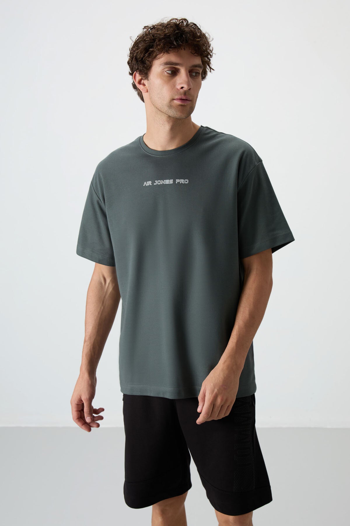 Haki Pamuklu Kalın Yüzeyi Dokulu Oversize Fit Baskılı Erkek T-Shirt - 88364 - Haki