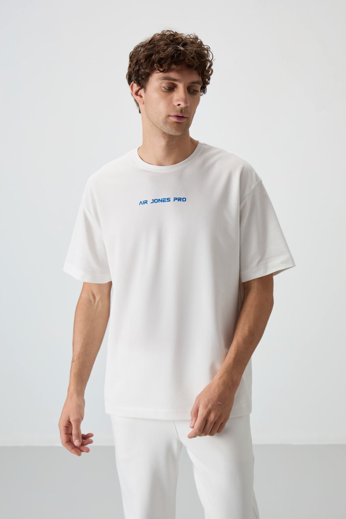 Ekru Pamuklu Kalın Yüzeyi Dokulu Oversize Fit Baskılı Erkek T-Shirt - 88364 - Ekru