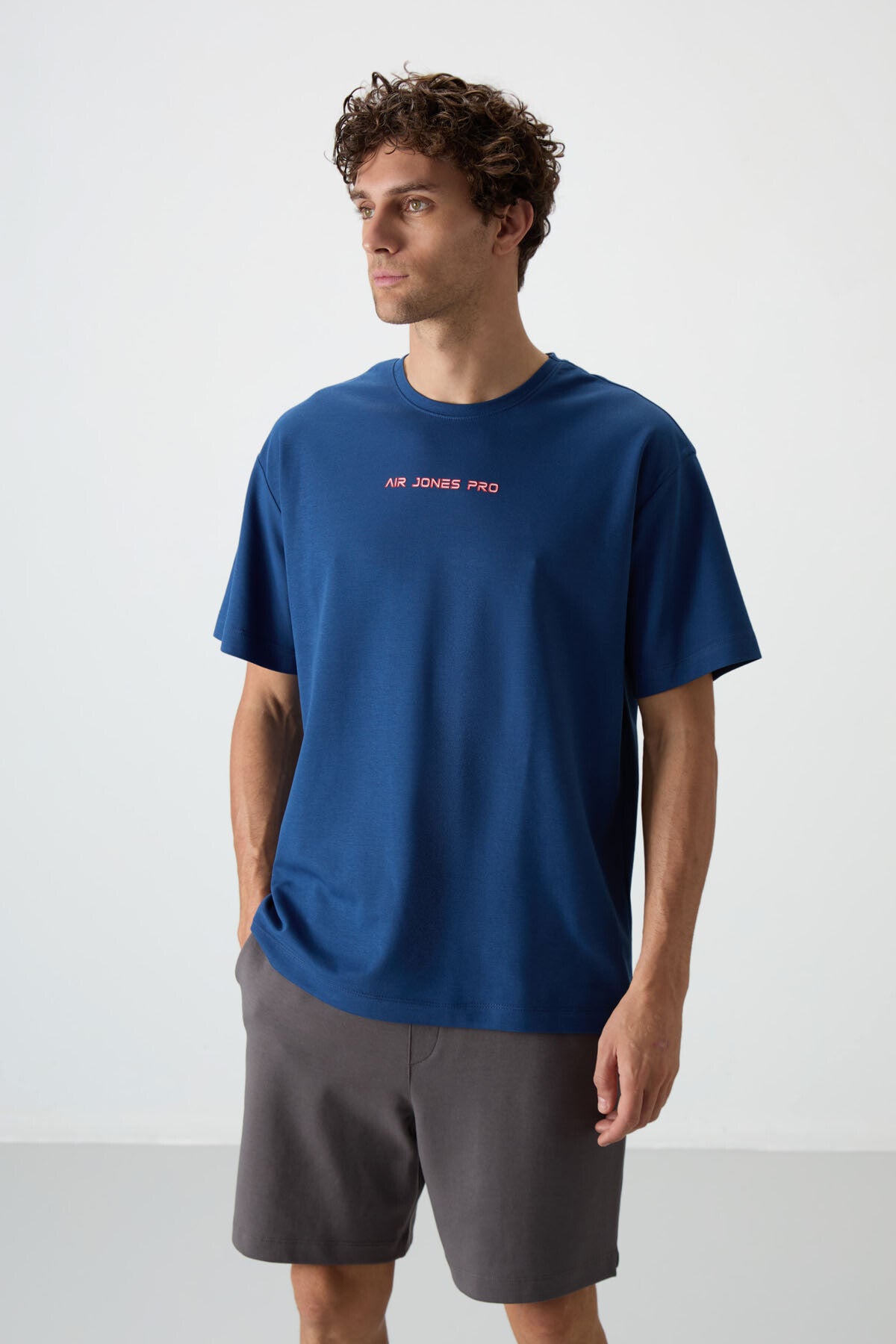 Parlament Pamuklu Kalın Yüzeyi Dokulu Oversize Fit Baskılı Erkek T-Shirt - 88364 - Parlament