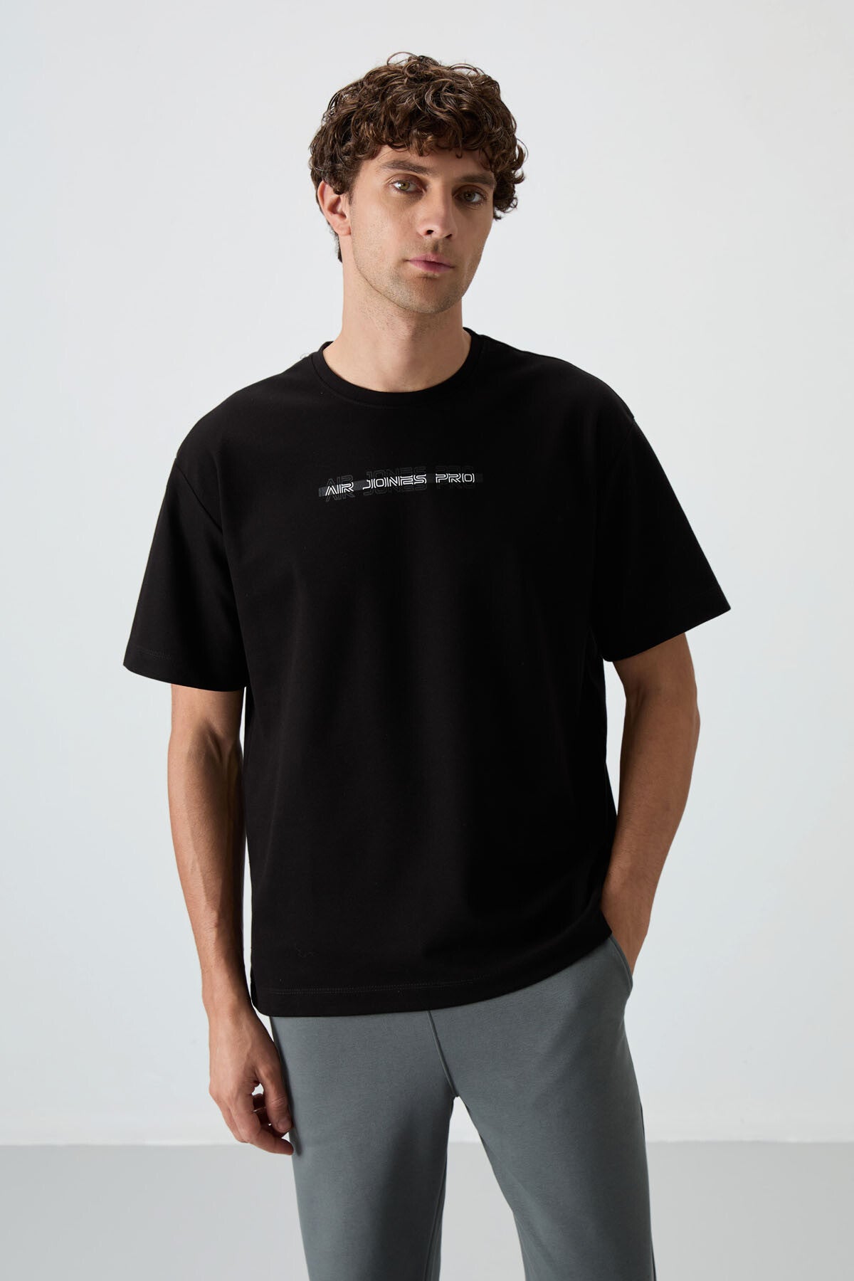 Siyah Pamuklu Kalın Yüzeyi Dokulu Oversize Fit Baskılı Erkek T-Shirt - 88365 - Siyah
