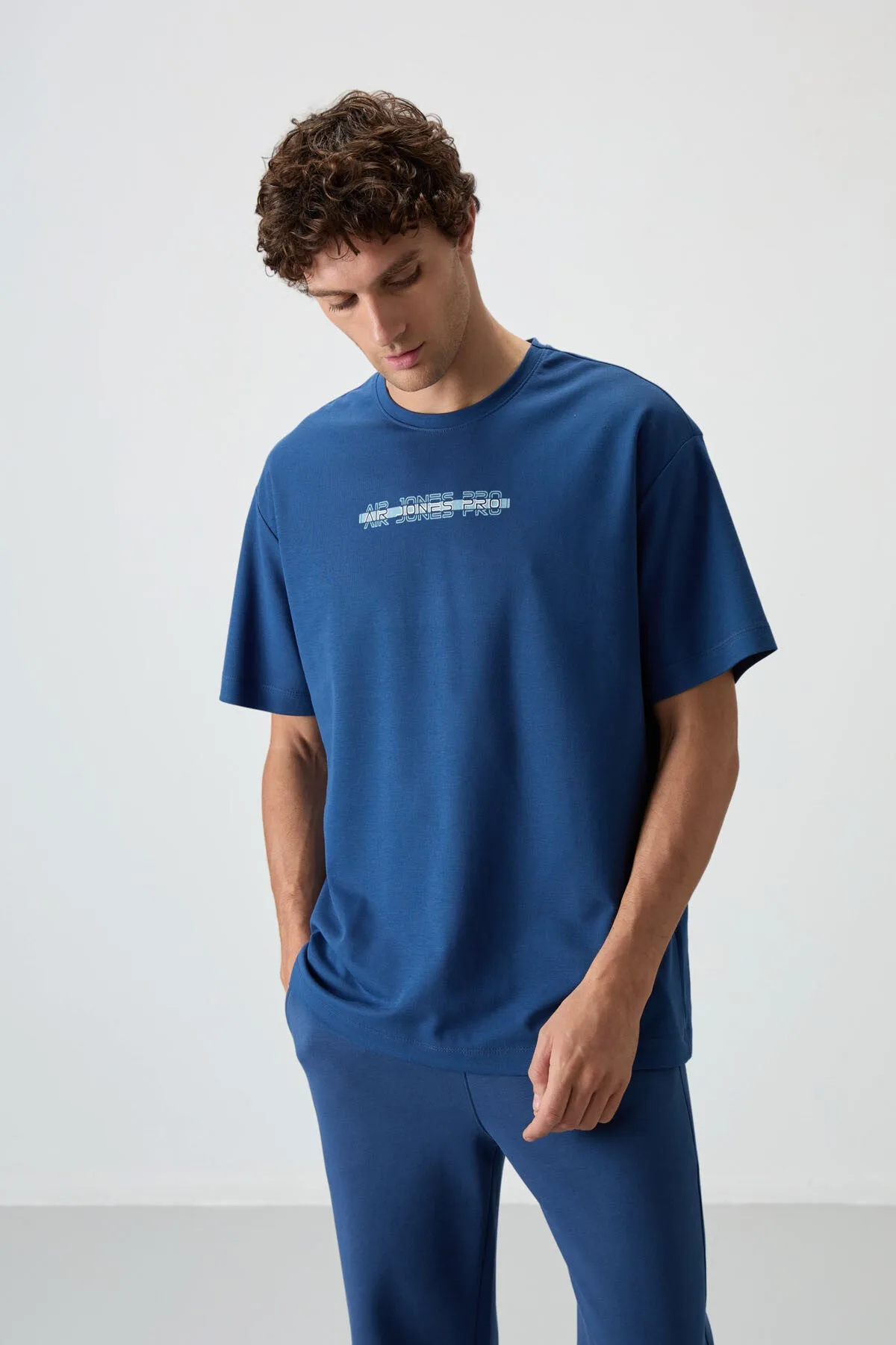 Parlament Pamuklu Kalın Yüzeyi Dokulu Oversize Fit Baskılı Erkek T-Shirt - 88365 - Parlament – Parlament, S