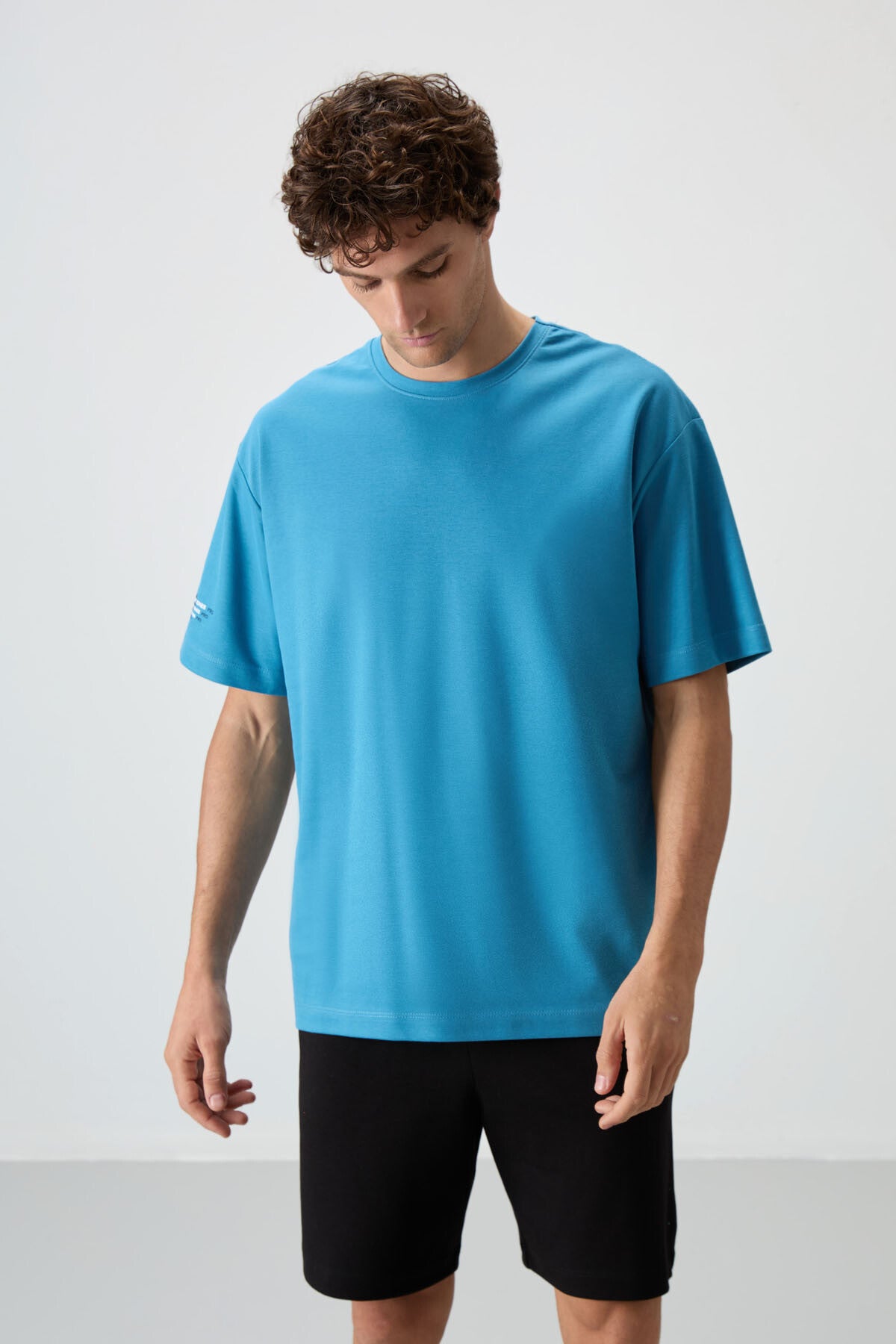 Petrol Mavi Pamuklu Kalın Yüzeyi Dokulu Oversize Fit Baskılı Erkek T-Shirt - 88369 - Petrol mavi