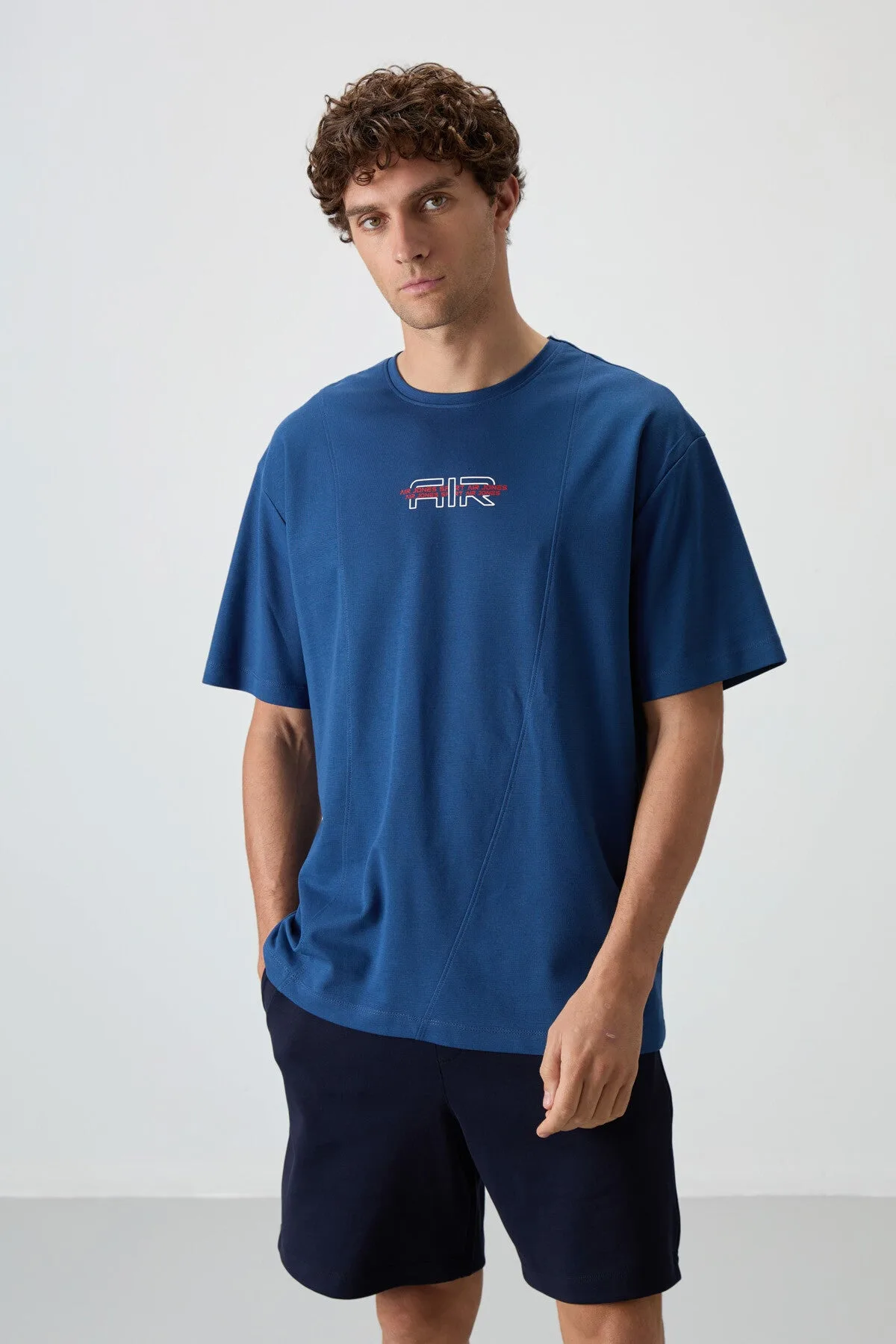 Parlament Pamuklu Kalın Yüzeyi Dokulu Oversize Fit Baskılı Erkek T-Shirt - 88372 - Parlament – Parlament, S