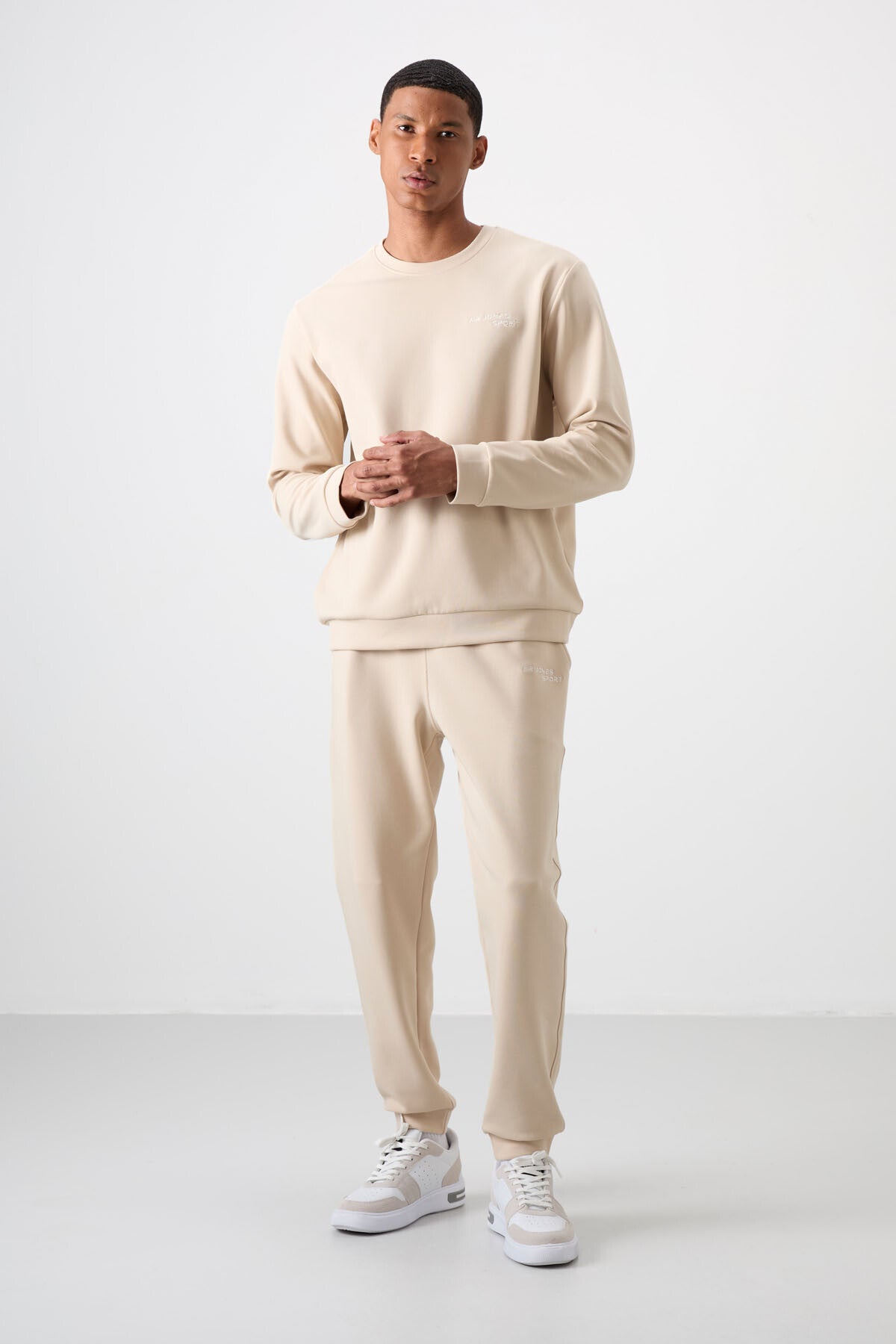 Bej Pamuklu Kalın Yumuşak Dokulu Comfort Fit Nakışlı Erkek Eşofman Takım - 85254 - Bej/bej
