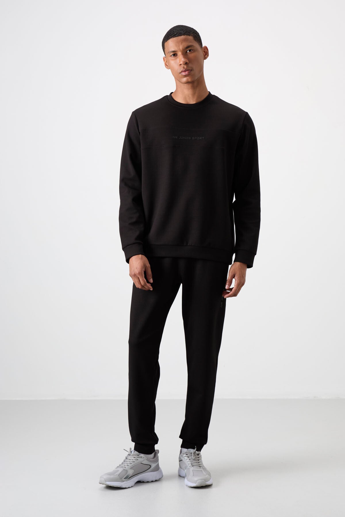 Siyah - Siyah Pamuklu Kalın Yumuşak Dokulu Comfort Fit Baskılı Erkek Eşofman Takım - 85253 - Siyah/siyah