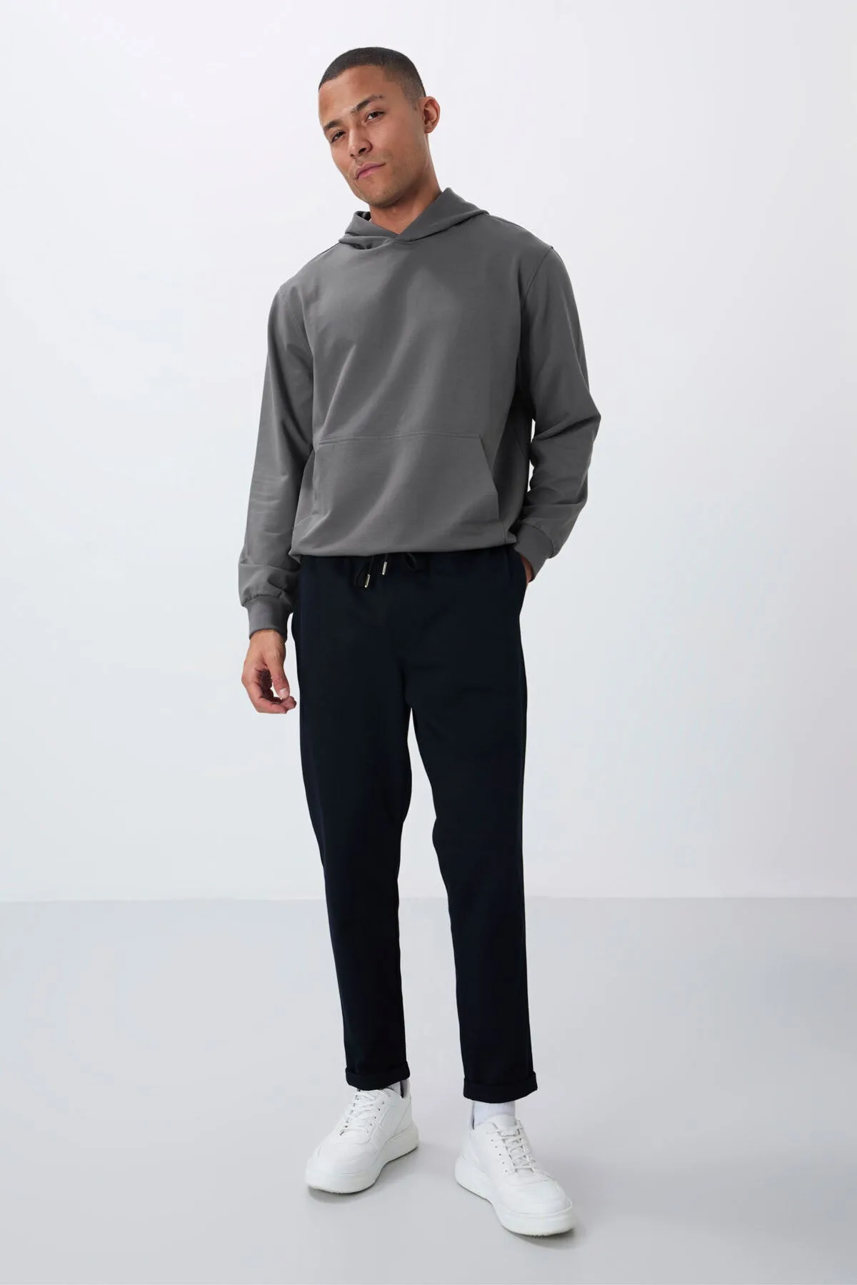 Lacivert Yüzeyi Dokulu Standart Fit Erkek Eşofman Alt - 82154 - Lacivert – Lacivert, S