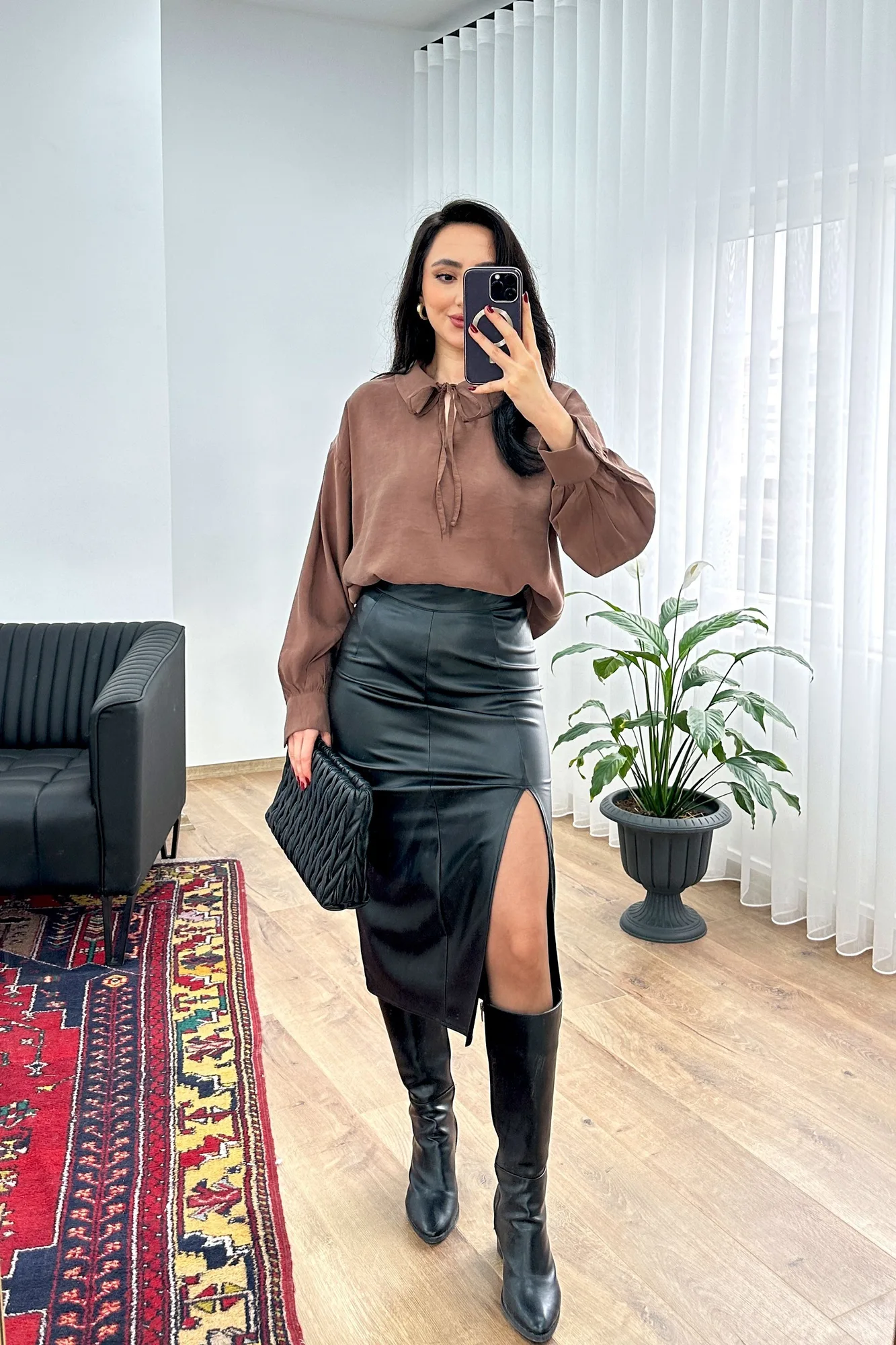 Yaka Bağlamalı Dökümlü Kahve Toptan Bluz - Kahverengi – Kahve, S