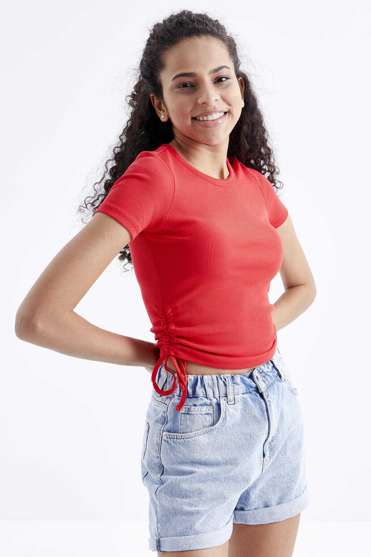 Tommylife Toptan Kavuniçi Basic Yanı Büzgülü O Yaka Kadın Crop Top T-Shirt - 97203 - KAVUNİÇİ