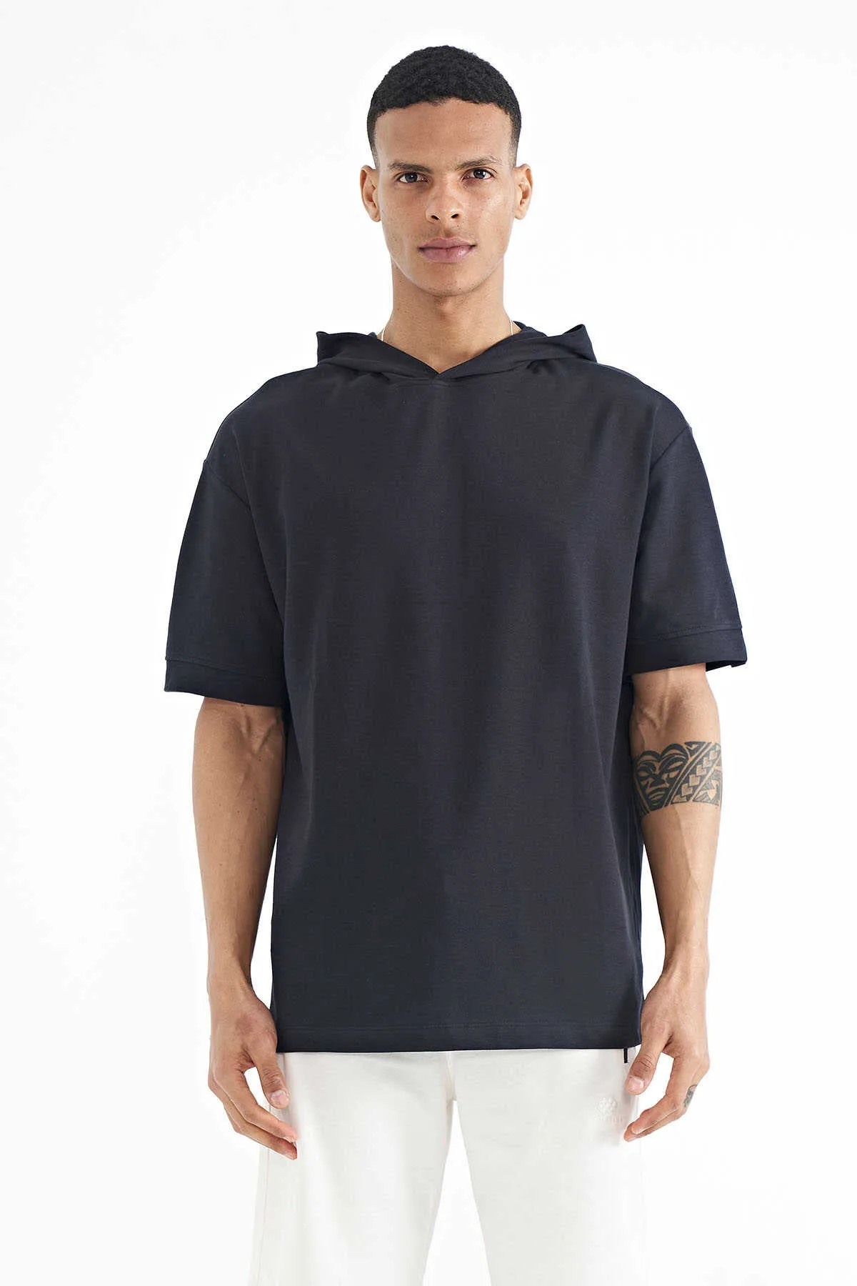 Tommylife Toptan Lacivert Kapüşonlu Kol Etiket Detaylı Oversize Erkek T-Shirt - 88179 - LACİVERT – Lacivert, M