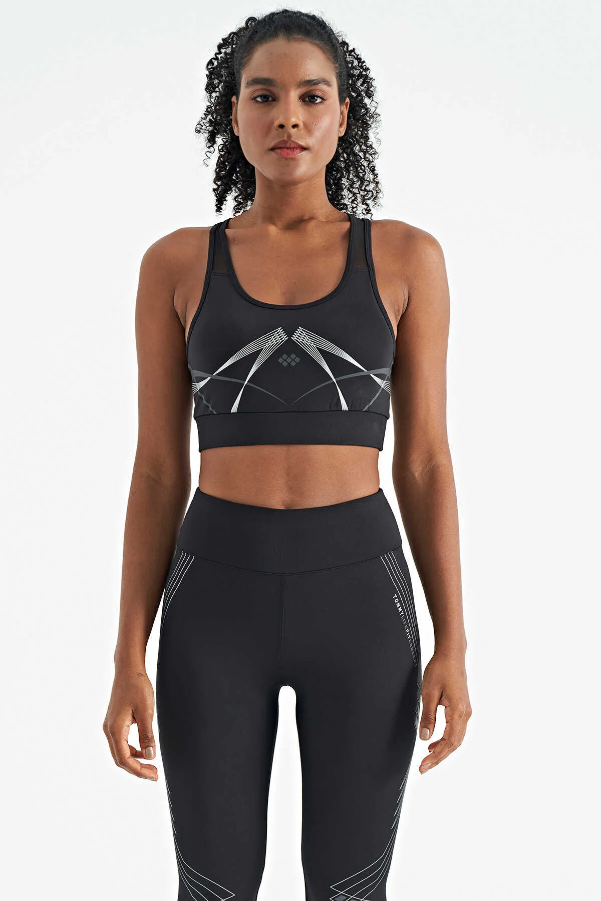Tommylife Toptan Siyah Ön Arka Baskı Detaylı U Yaka Dar Kalıp Kadın Spor Büstiyer - 97252 - SİYAH – Siyah, M