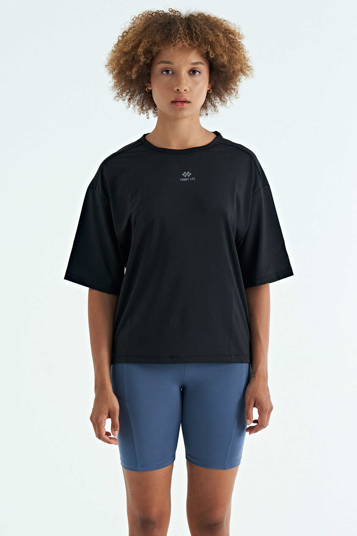 Tommylife Toptan Siyah O Yaka Baskı Detaylı Oversize Kısa Kol Kadın T-Shirt - 97263 - SİYAH