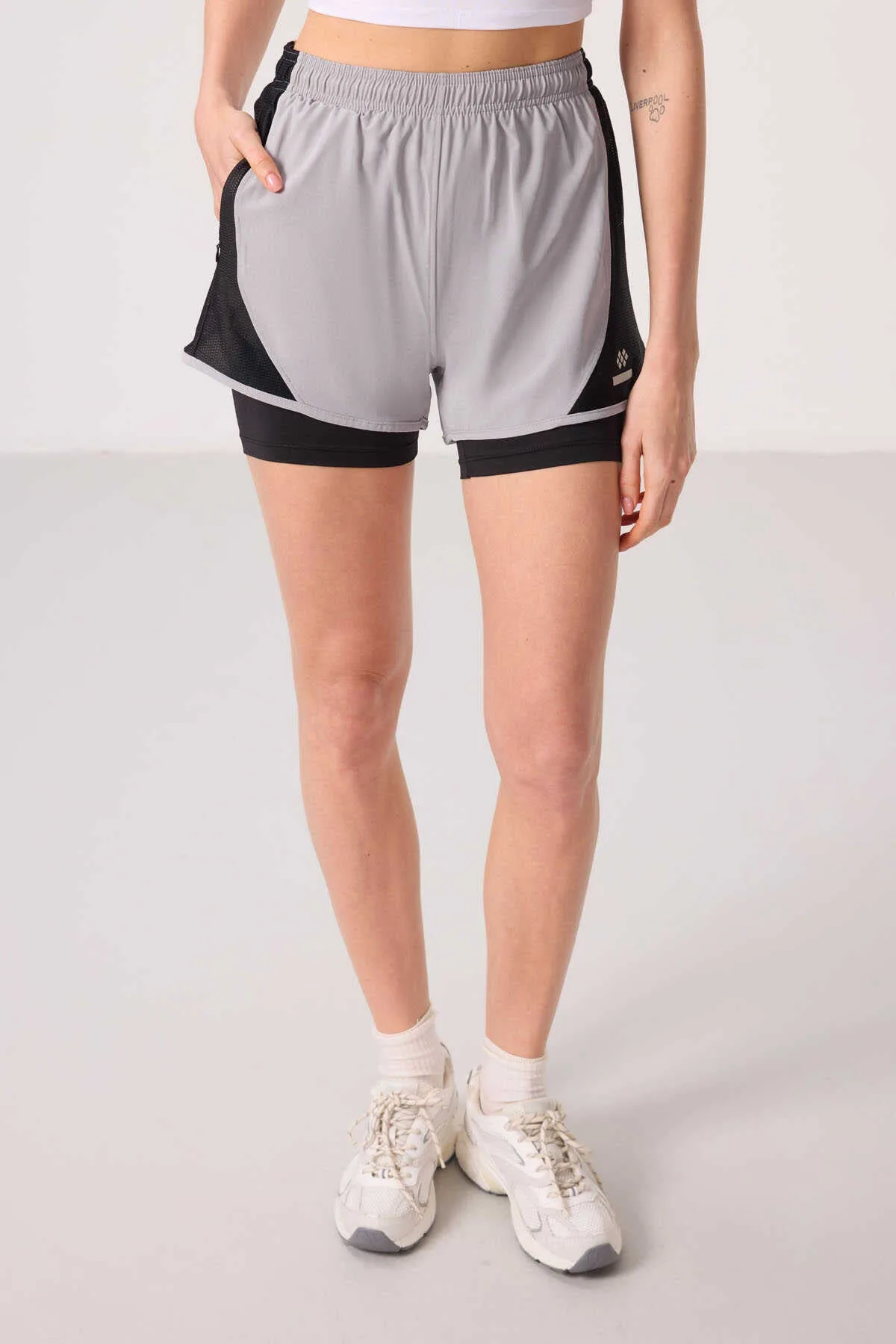 Tommylife Toptan Polyester Gizli Cep Fermuarlı Standart Kalıp Kadın İçi Taytlı Şort - 91015 Siyah - Siyah – Siyah, M