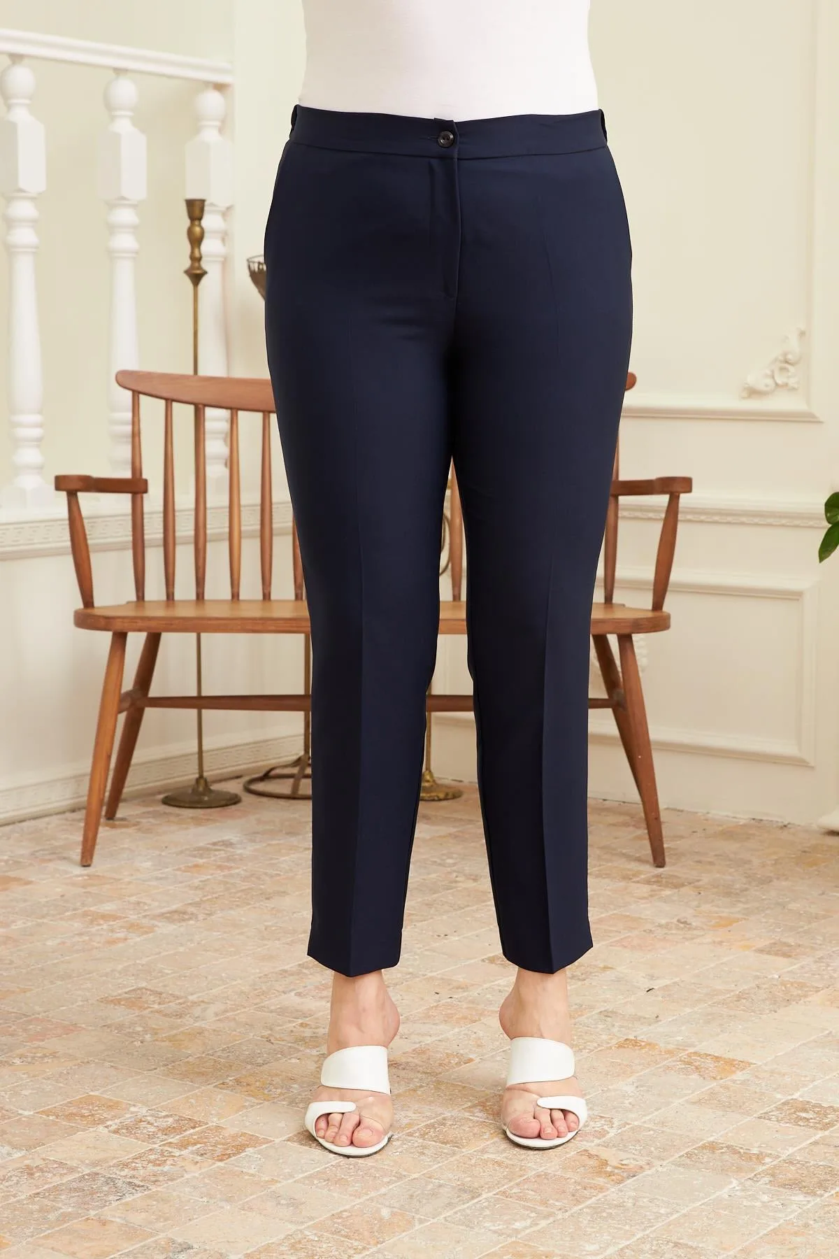 Beli Lastikli Paça Yırtmaç Detaylı Büyük Beden Lacivert Kumaş Pantolon – 44