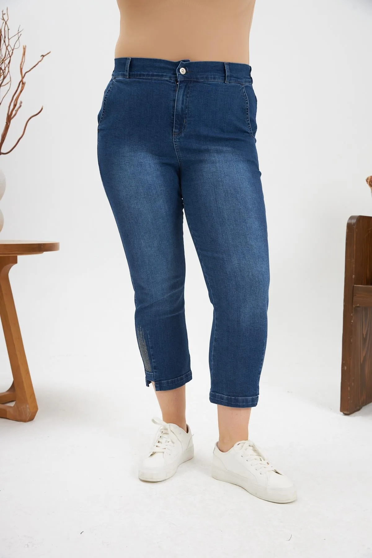 Büyük Beden Taş Detay Denim Pantolon Kim. Mavi – 44