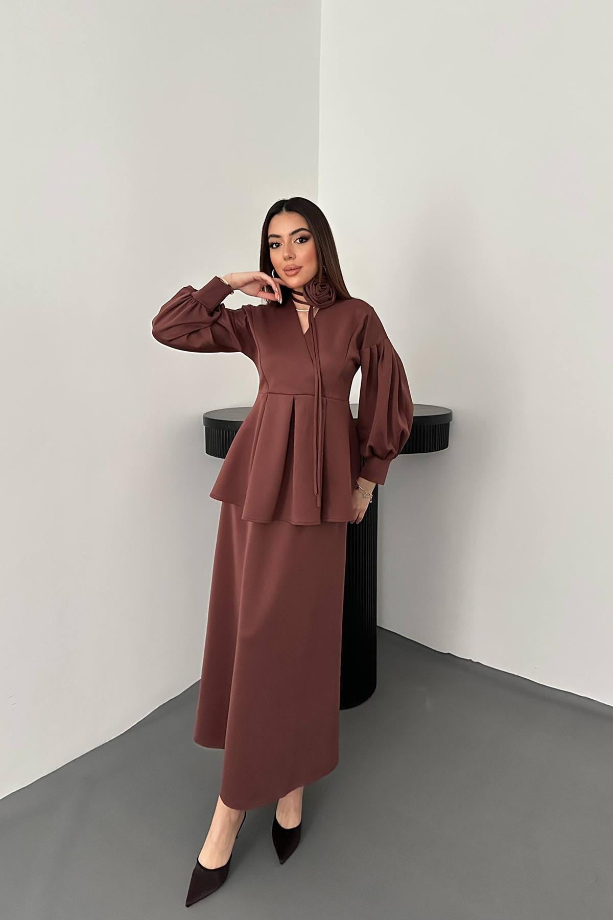 Kahverengi Gül Detaylı Takım - Kahverengi – Kahve, L