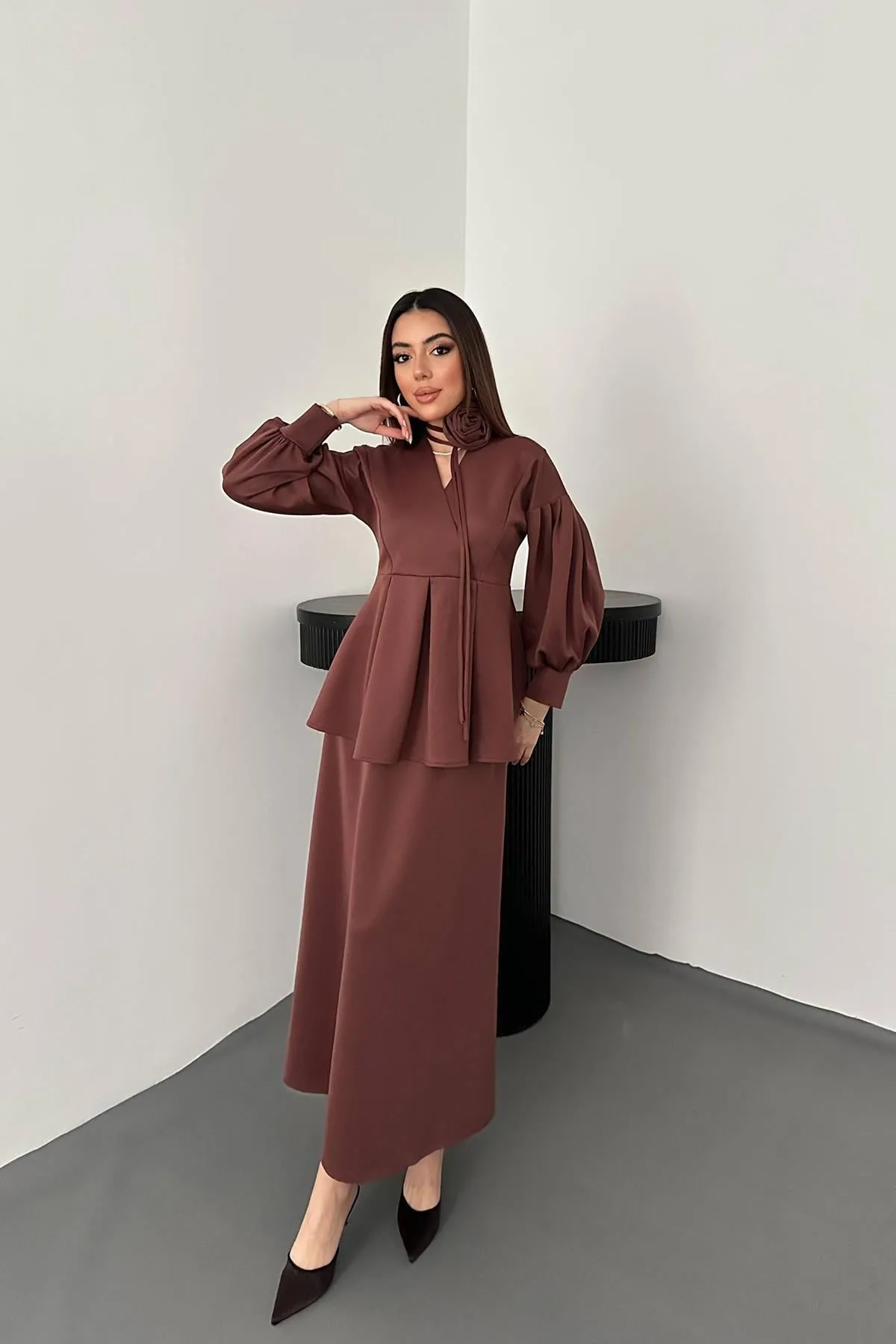 Kahverengi Gül Detaylı Takım - Kahverengi – Kahve, L