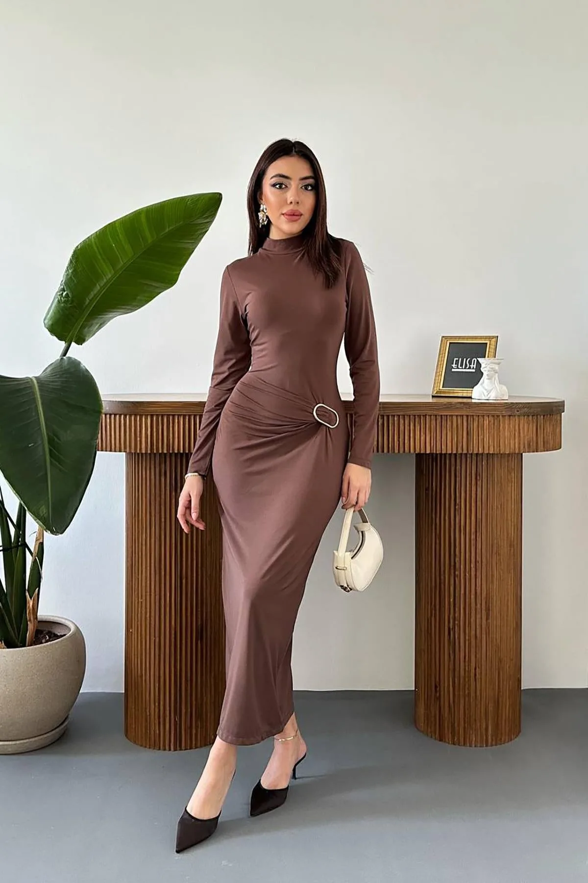 Kahverengi Beli Tokalı Elbise - Kahverengi – Kahve, L