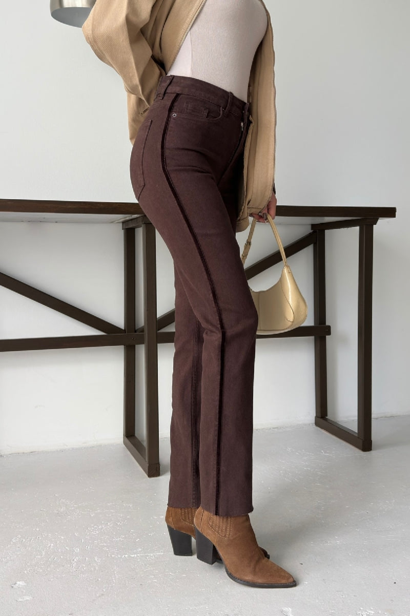 Şerit Detaylı Mom Fit Kot Pantolon 7111 - Kahverengi